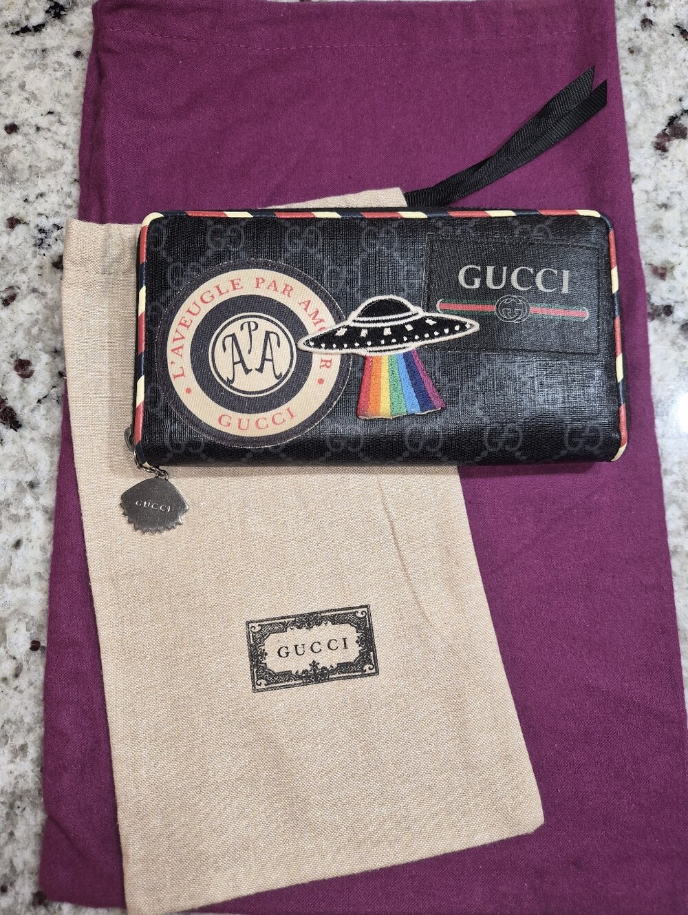 ✨ COLLECTOR PIECE: Gucci Night Courrier GG Supreme Zip Around Wallet ✨
